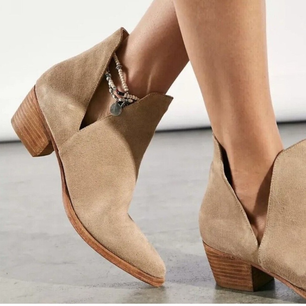 Free People Charm Double V Ankle Boot size EU 36/ US 6